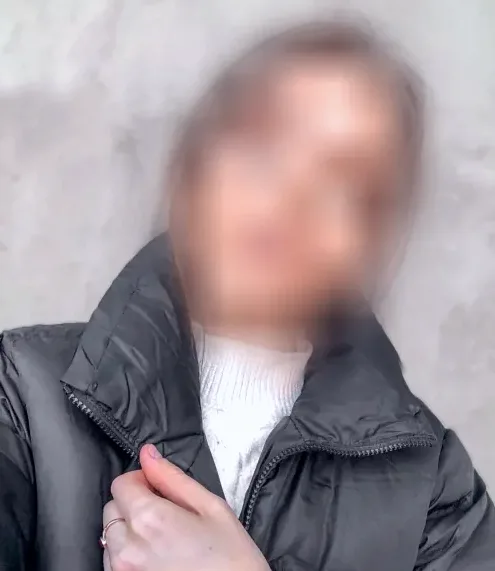 Amina, 23