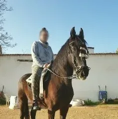 Amina, 31