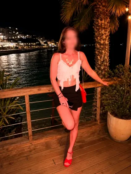 Amina, 34