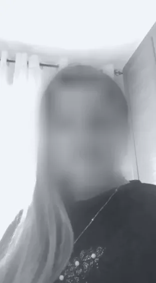 Claudia, 40