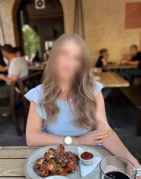 Daniela, 32