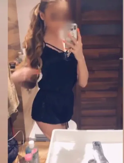 Dilara, 29