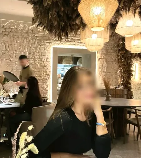 Doris, 25