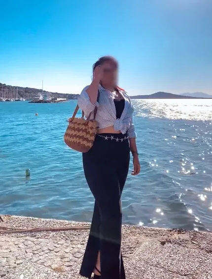 Elena, 26