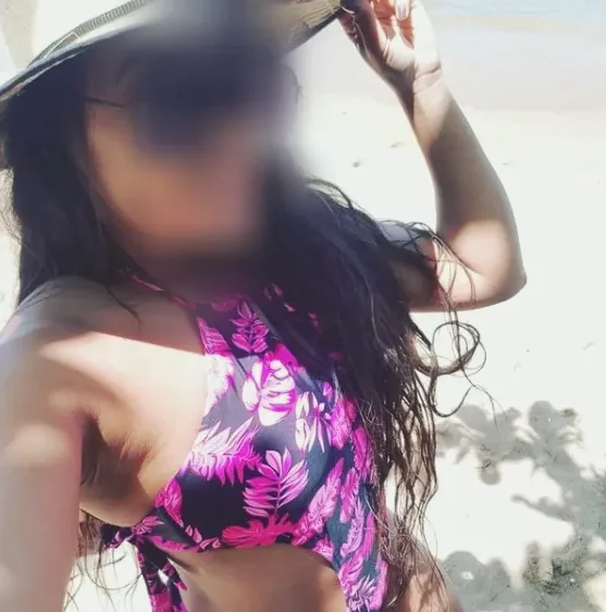 Julia, 35