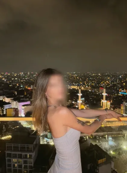 Katrin, 27