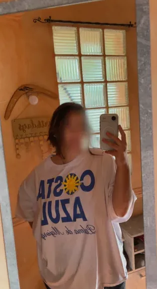 Larissa, 21