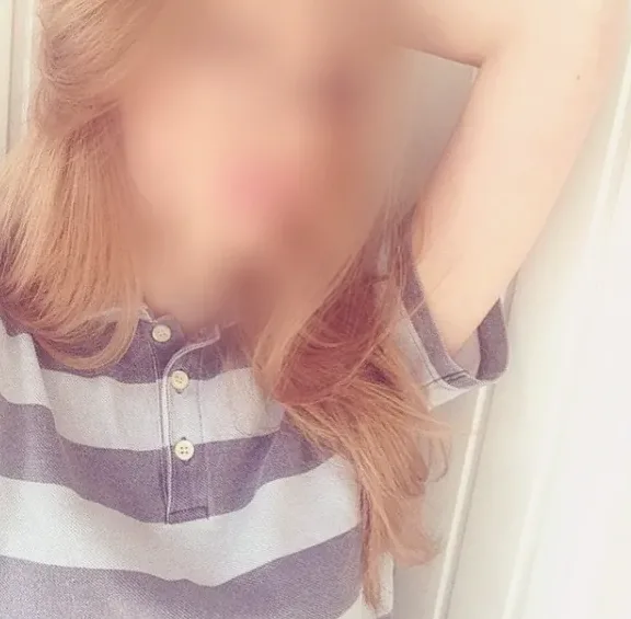 Leonie, 27