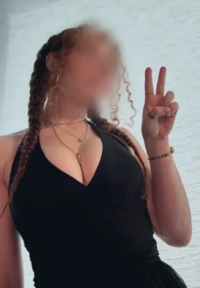 Melanie, 25