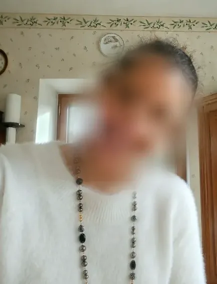 Nora, 37