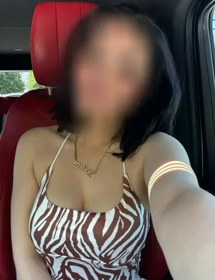 Pia, 27