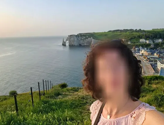 Sabine, 40