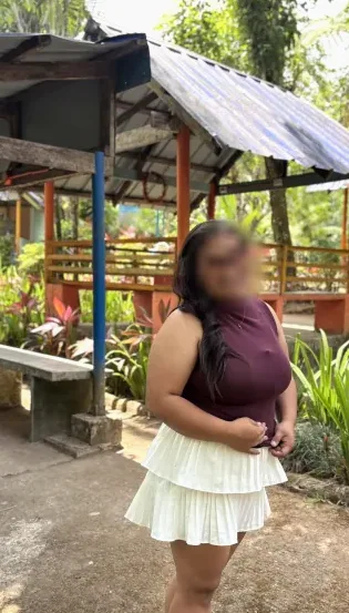 Silvia, 25