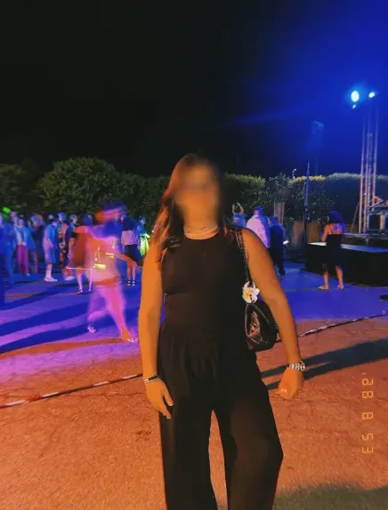 Simone, 18