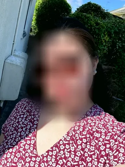 Sina, 28
