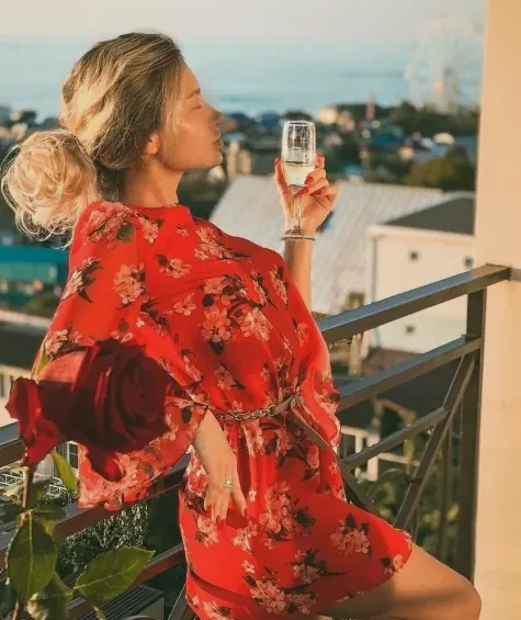 Vanessa, 38