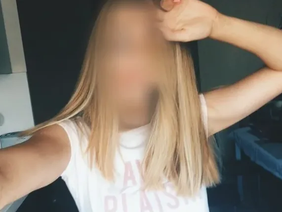 Vanessa, 28